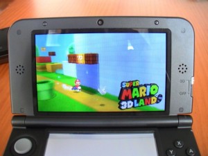 Nintendo 3DS XL con Super Mario 3D Land