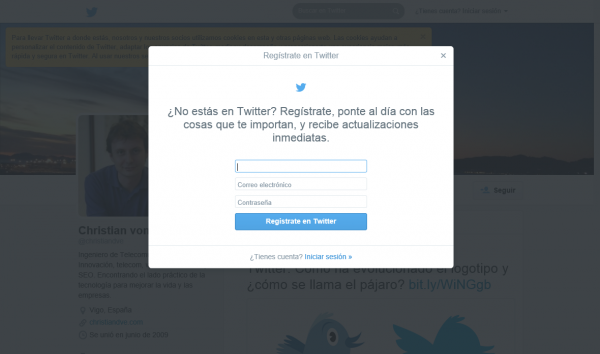 "Popup" de regístrate en Twitter sobre una cuenta de un tuitero