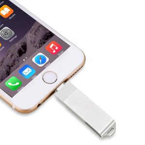 Memoria USB conectada directamente al iPhone o iPad